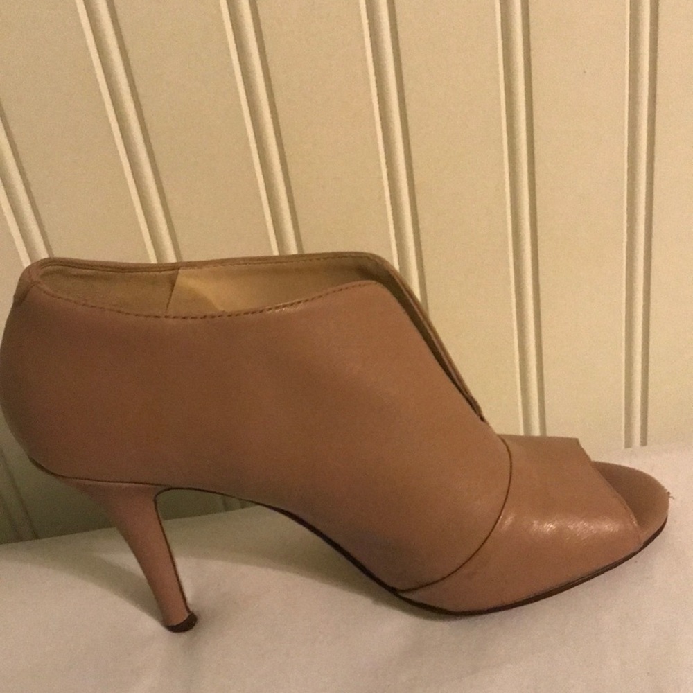 High Heels - Picture 3 of 4